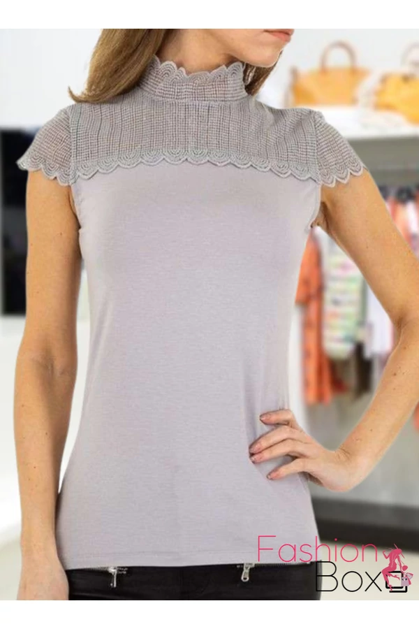 Elegáns rövid ujjú vállán csipkés szürke blúz / felső (S, M, L)